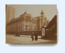 Early 20 century photo of the 9th Avenue school showing elevated train entrance