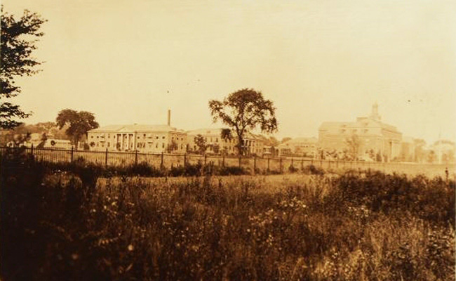 Pelham Parkway North - Bronxwood Avenue (1931) Van Cleve Hall had not been built yet.