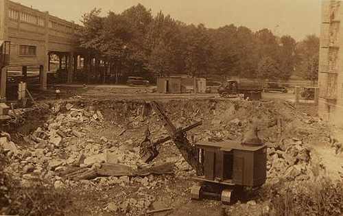 Pelham Parkway/White Plains Road Station